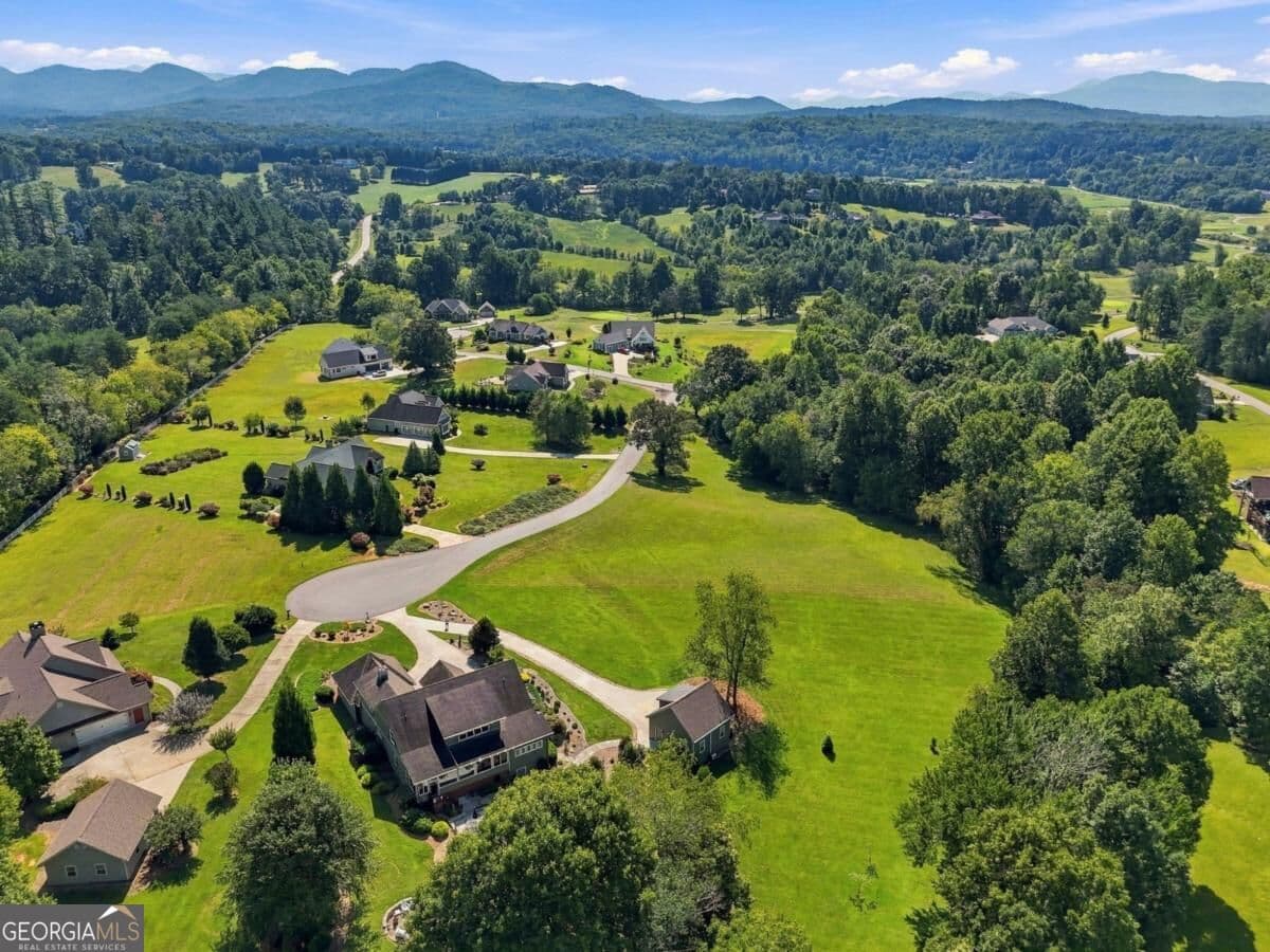 4 bedroom, 3.5 bathroom, 3,745 sq ft single family residence for sale at 249 Bell Boy Run 9-10, Blairsville, GA 30512 — photo 10