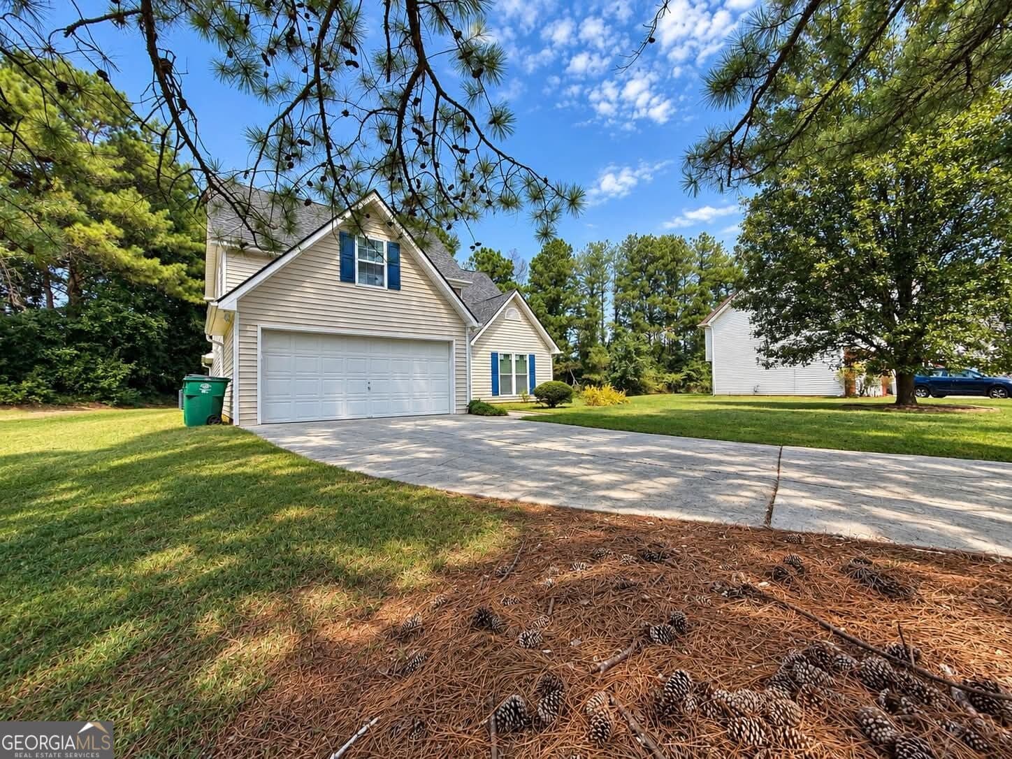 4 bedroom, 3.5 bathroom, 2,700 sq ft single family residence for sale at 1831 Green Oak Circle, Lawrenceville, GA 30043 — photo 4