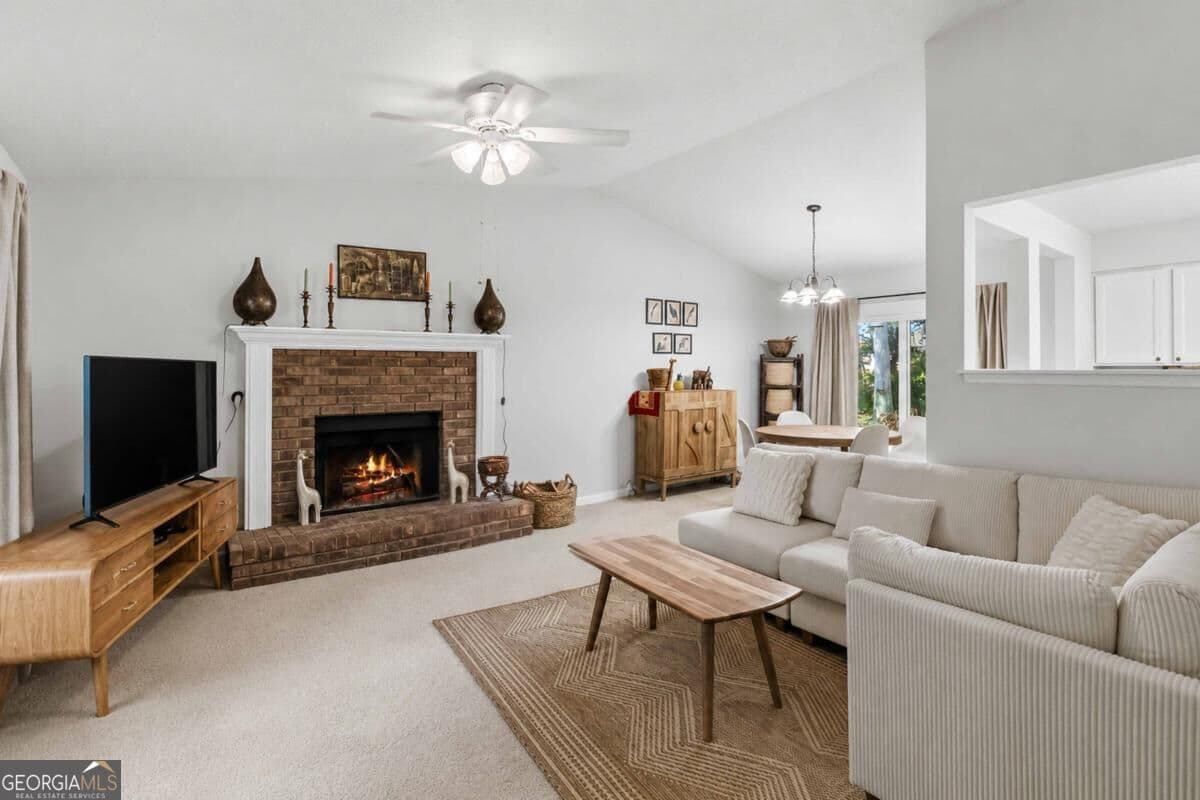 3 bedroom, 2.5 bathroom, 1,412 sq ft single family residence for sale at 10303 Briarbay Drive, Jonesboro, GA 30238 — photo 6