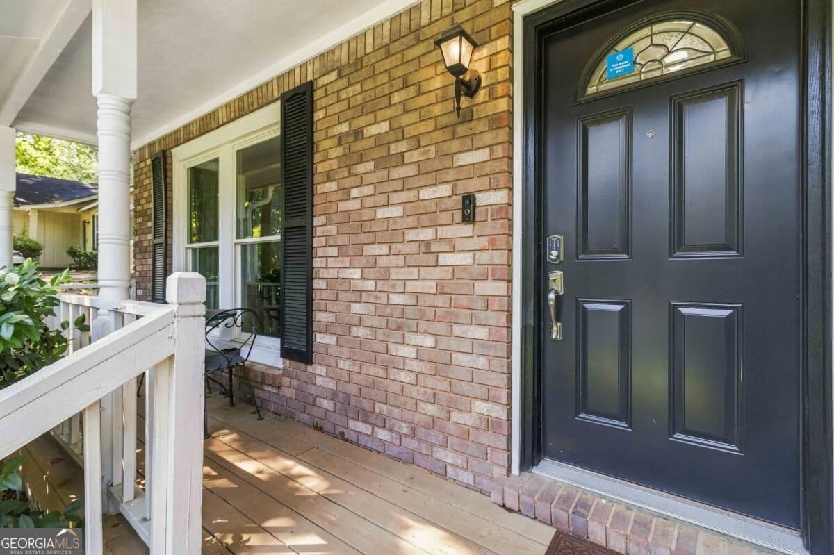 3 bedroom, 2.5 bathroom, 1,412 sq ft single family residence for sale at 10303 Briarbay Drive, Jonesboro, GA 30238 — photo 3