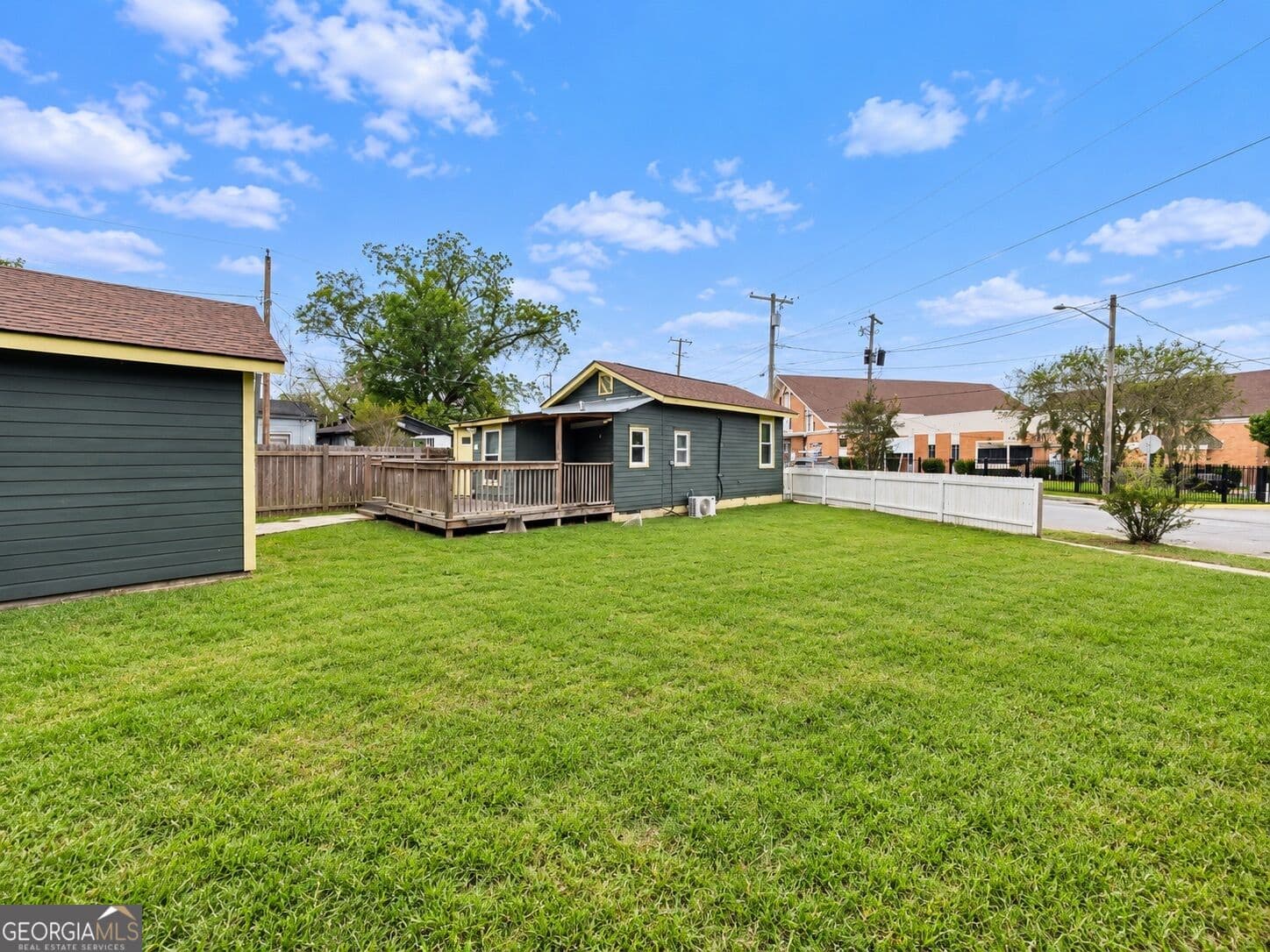 1 bedroom, 1 bathroom, 448 sq ft single family residence for sale at 1712 Ogeechee Road, Savannah, GA 31415 — photo 7
