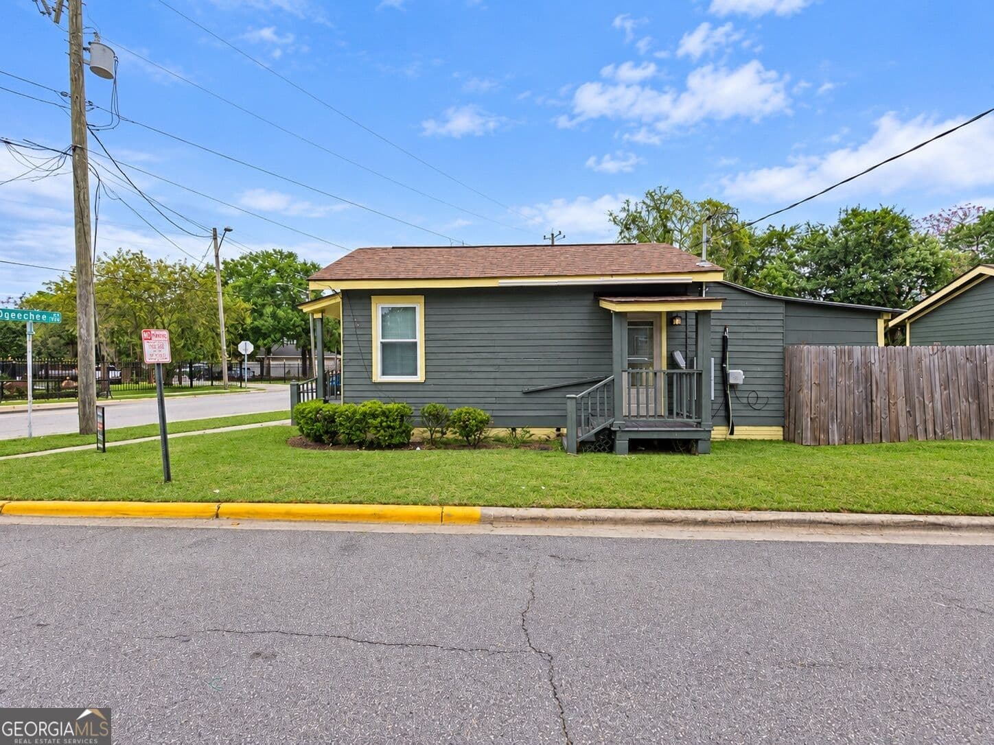 1 bedroom, 1 bathroom, 448 sq ft single family residence for sale at 1712 Ogeechee Road, Savannah, GA 31415 — photo 3