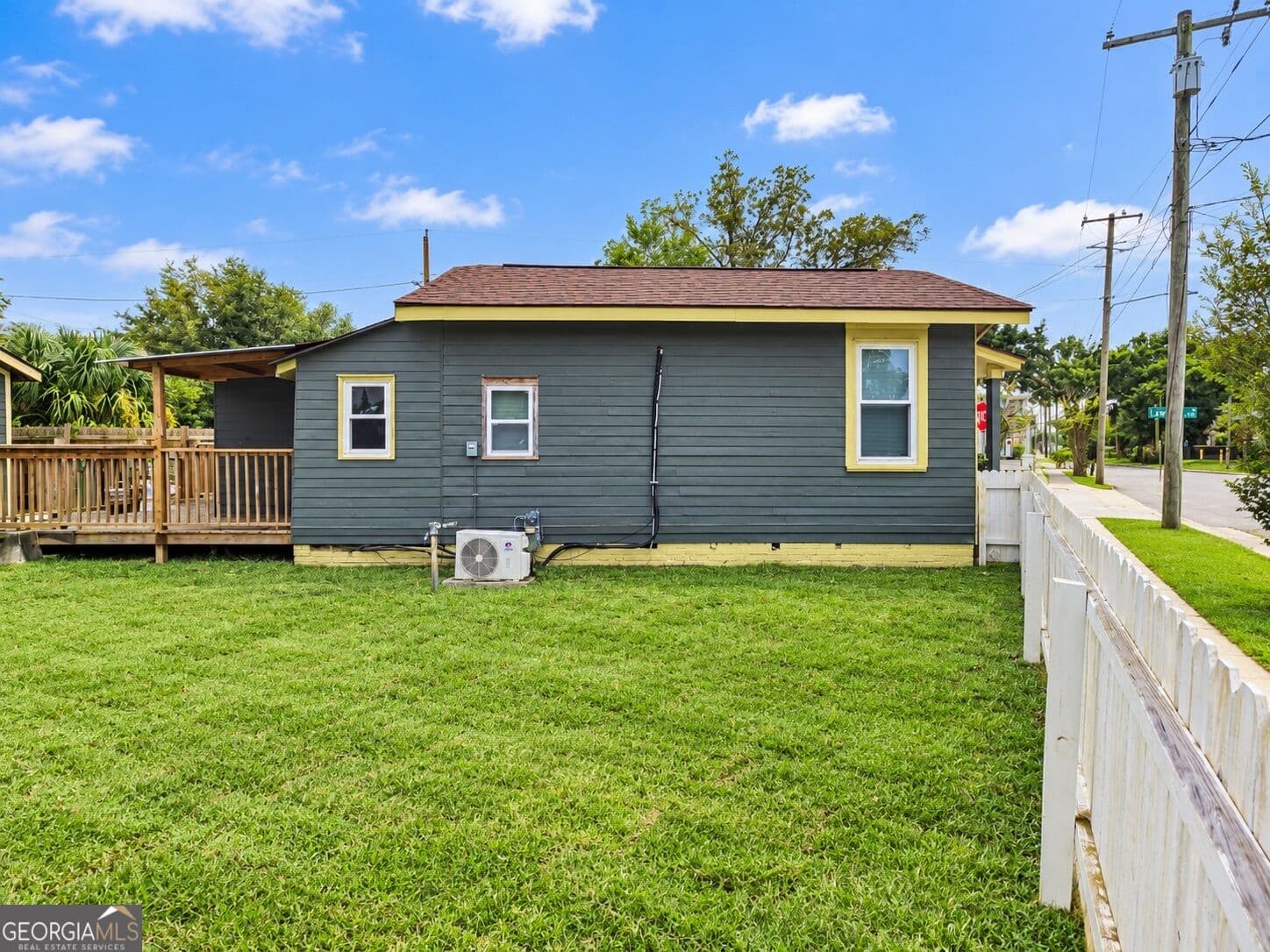 1 bedroom, 1 bathroom, 448 sq ft single family residence for sale at 1712 Ogeechee Road, Savannah, GA 31415 — photo 5