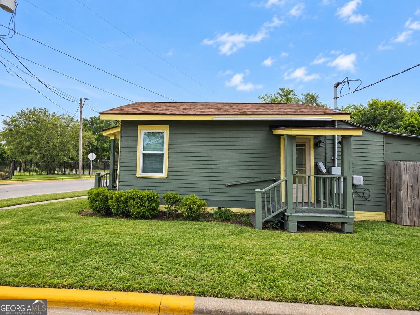 1 bedroom, 1 bathroom, 448 sq ft single family residence for sale at 1712 Ogeechee Road, Savannah, GA 31415 — photo 4