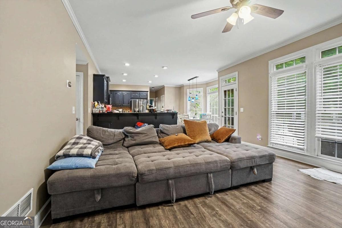 5 bedroom, 3.5 bathroom, 4,340 sq ft single family residence for sale at 521 Richmond Place, Loganville, GA 30052 — photo 3