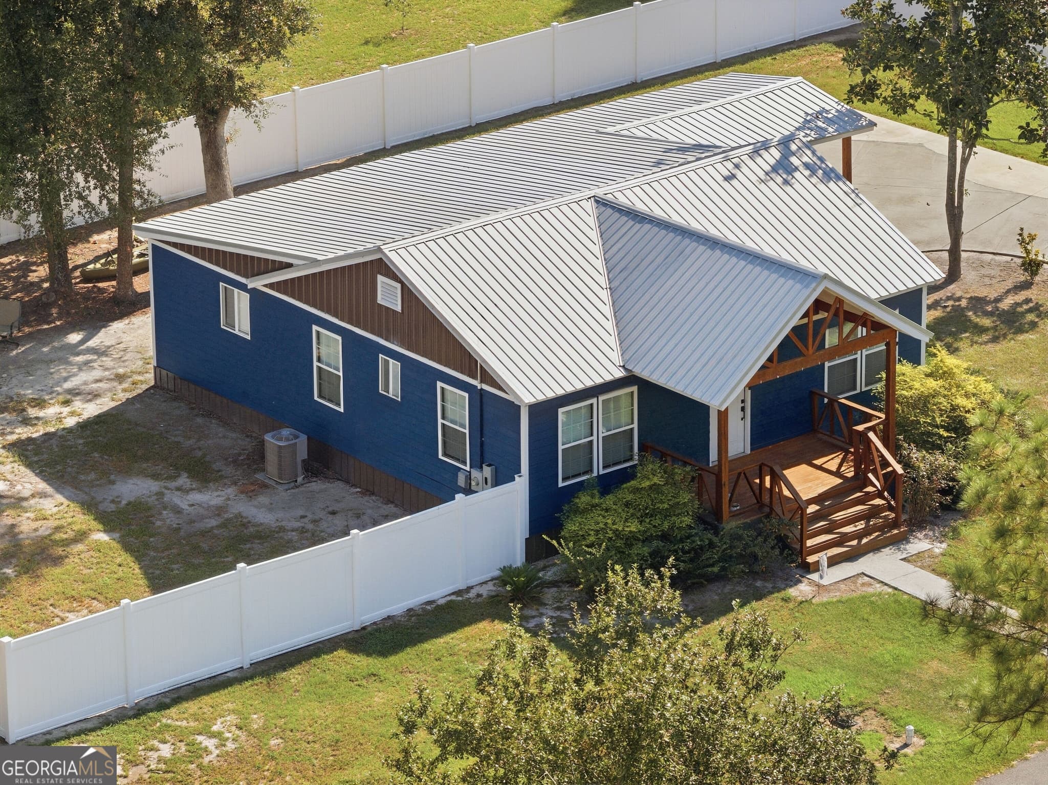 3 bedroom, 2 bathroom, 1,064 sq ft single family residence for sale at 19 McDonald Street, Hazlehurst, GA 31539 — photo 2