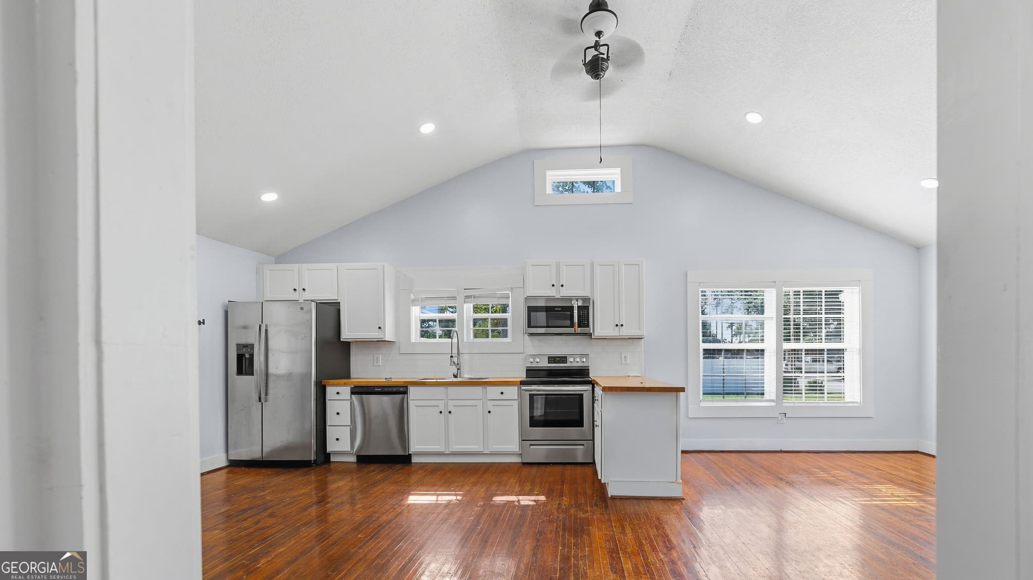 3 bedroom, 2 bathroom, 1,064 sq ft single family residence for sale at 19 McDonald Street, Hazlehurst, GA 31539 — photo 9