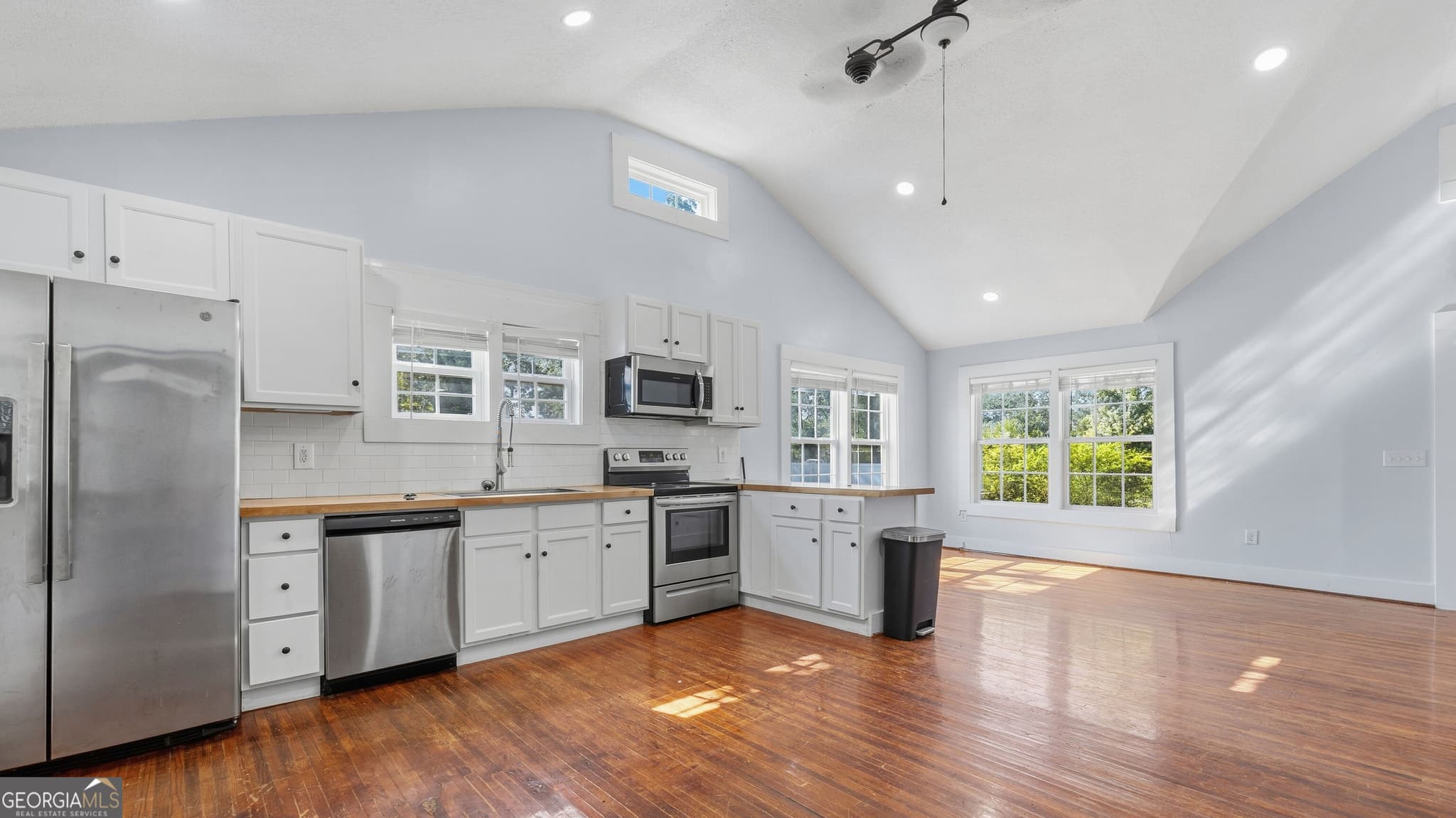 3 bedroom, 2 bathroom, 1,064 sq ft single family residence for sale at 19 McDonald Street, Hazlehurst, GA 31539 — photo 10