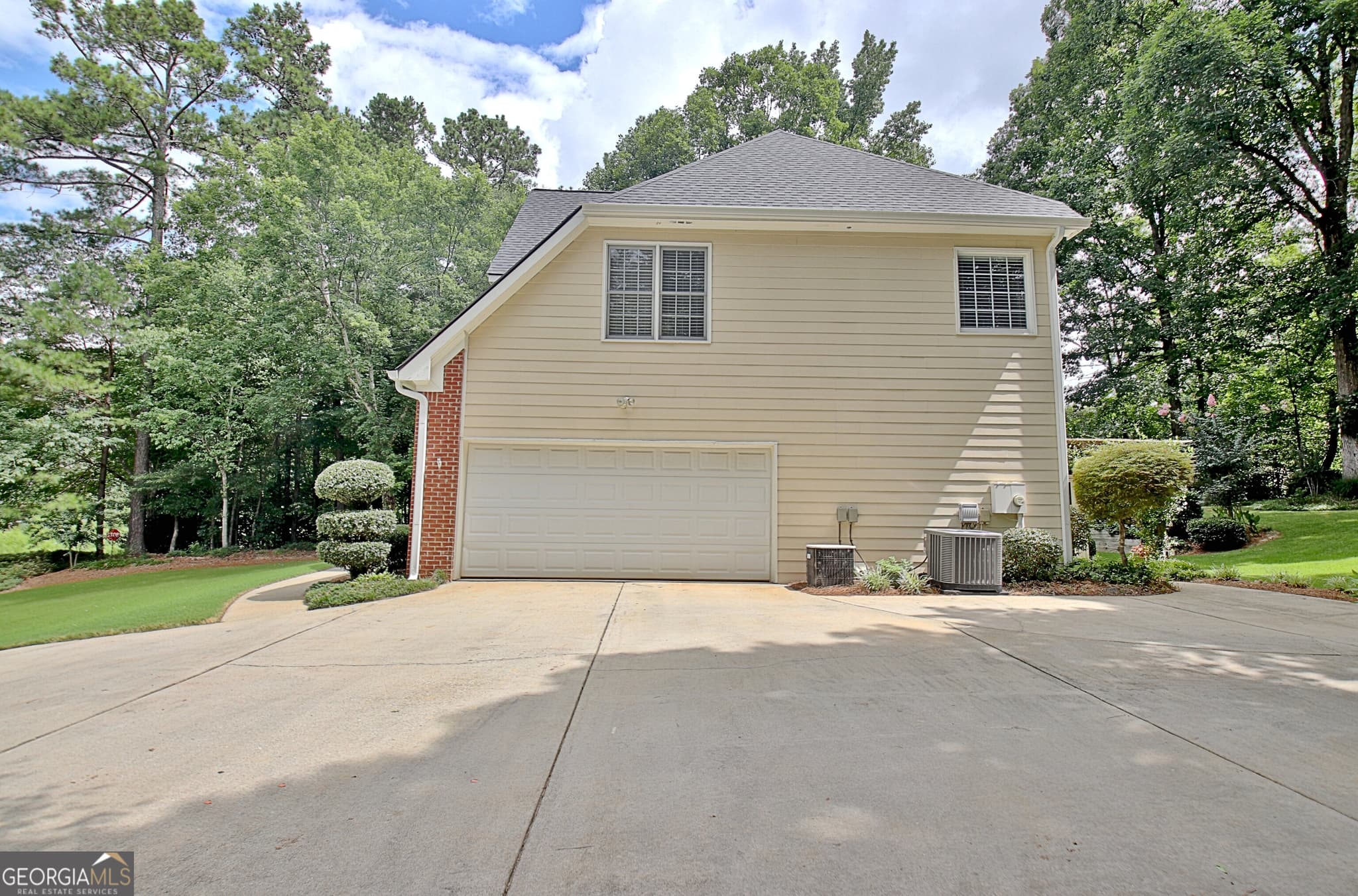 4 bedroom, 2.5 bathroom, 3,236 sq ft single family residence for sale at 314 Grovewood Lane, Peachtree City, GA 30269 — photo 5