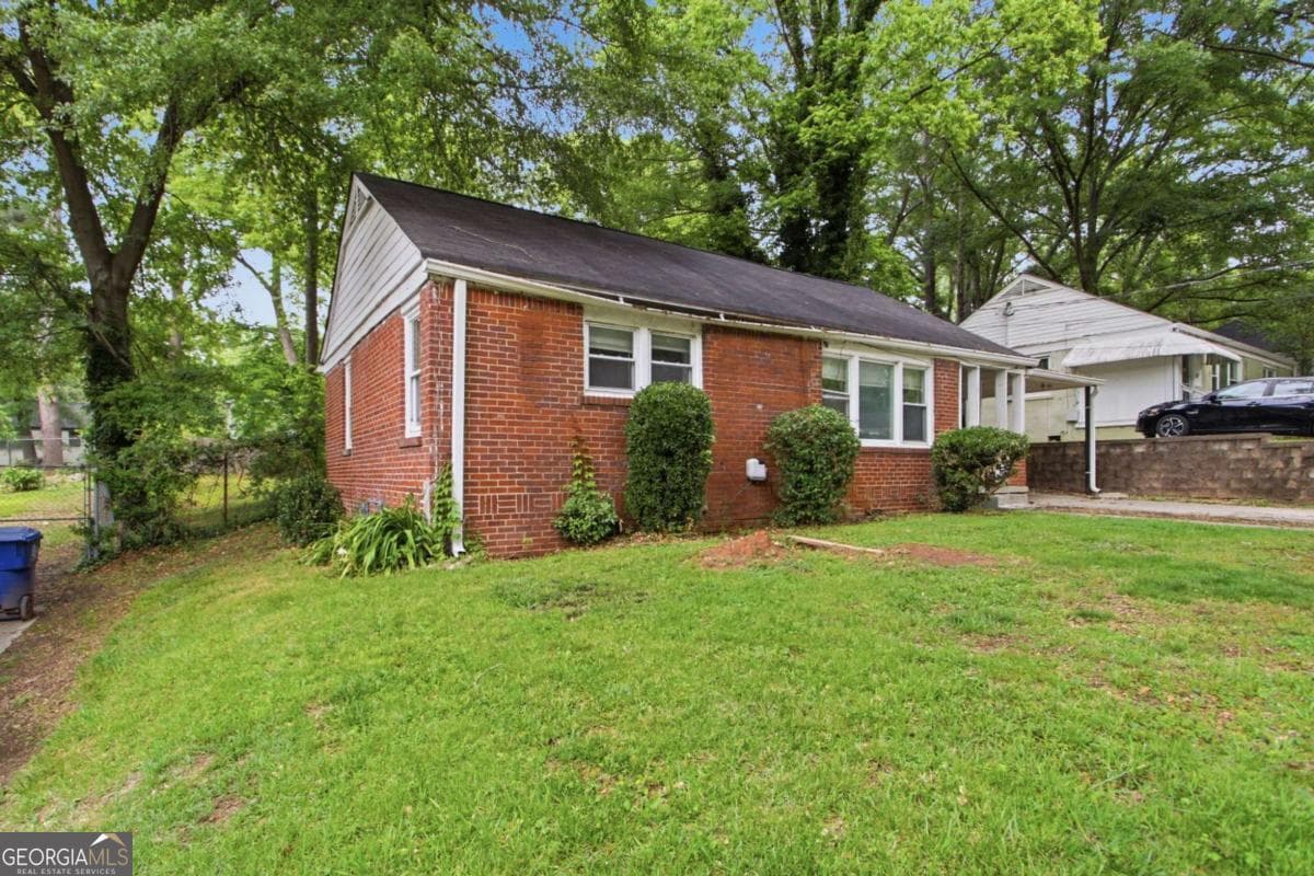 3 bedroom, 2 bathroom, 1,007 sq ft single family residence for sale at 1837 Oakmont Drive, Atlanta, GA 30314