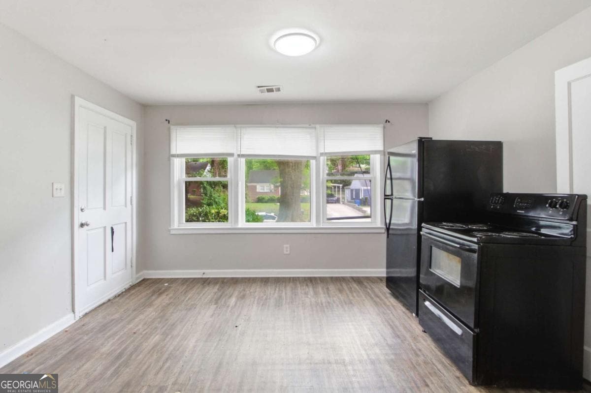 3 bedroom, 2 bathroom, 1,007 sq ft single family residence for sale at 1837 Oakmont Drive, Atlanta, GA 30314 — photo 5