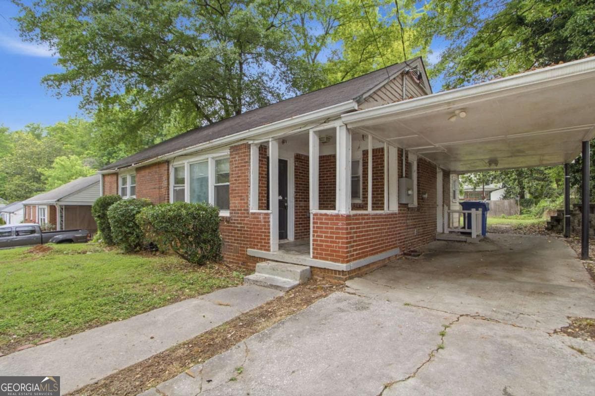 3 bedroom, 2 bathroom, 1,007 sq ft single family residence for sale at 1837 Oakmont Drive, Atlanta, GA 30314 — photo 4