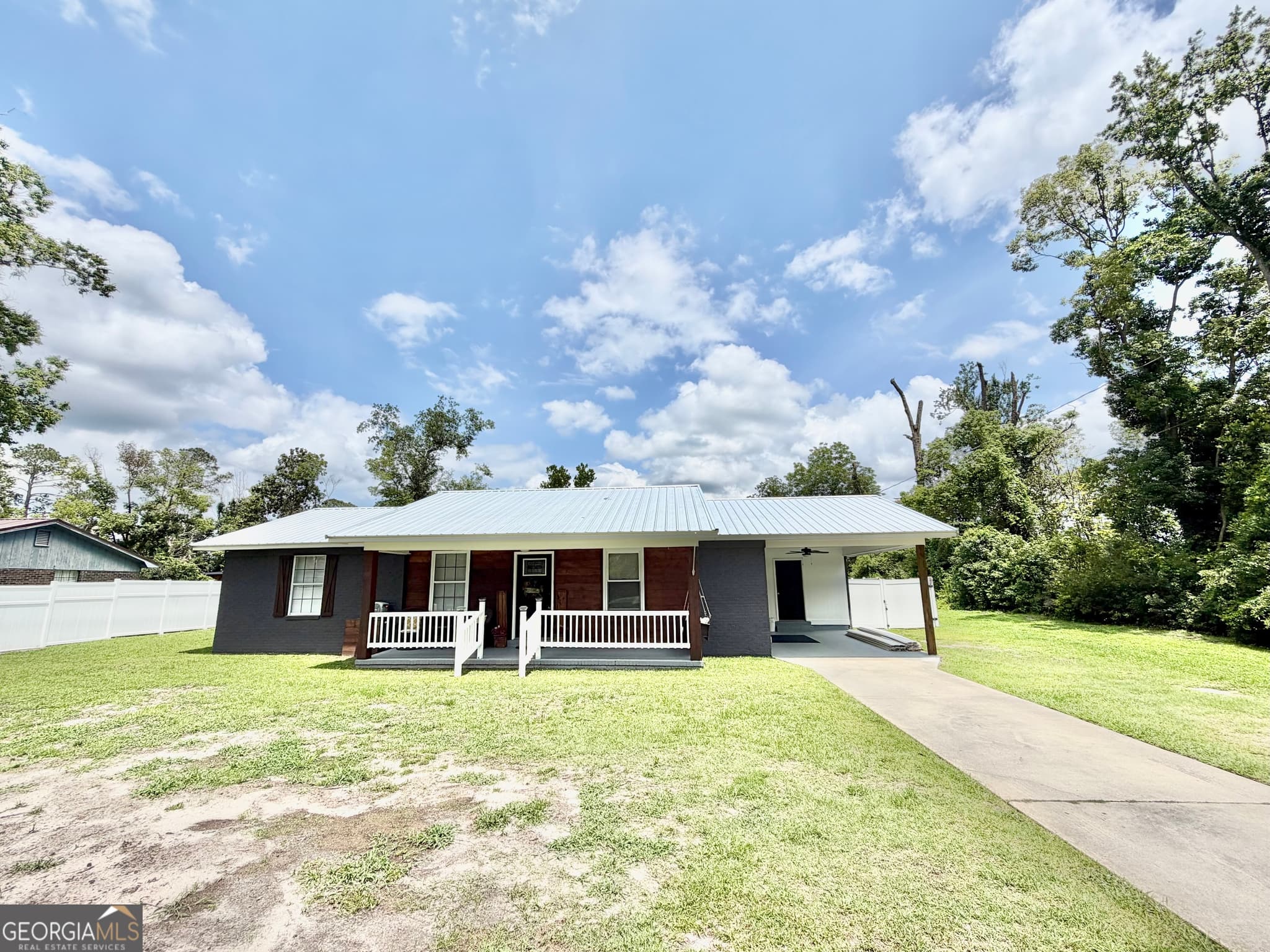 3 bedroom, 1 bathroom, 1,196 sq ft single family residence for sale at 53 Carey Drive, Hazlehurst, GA 31539