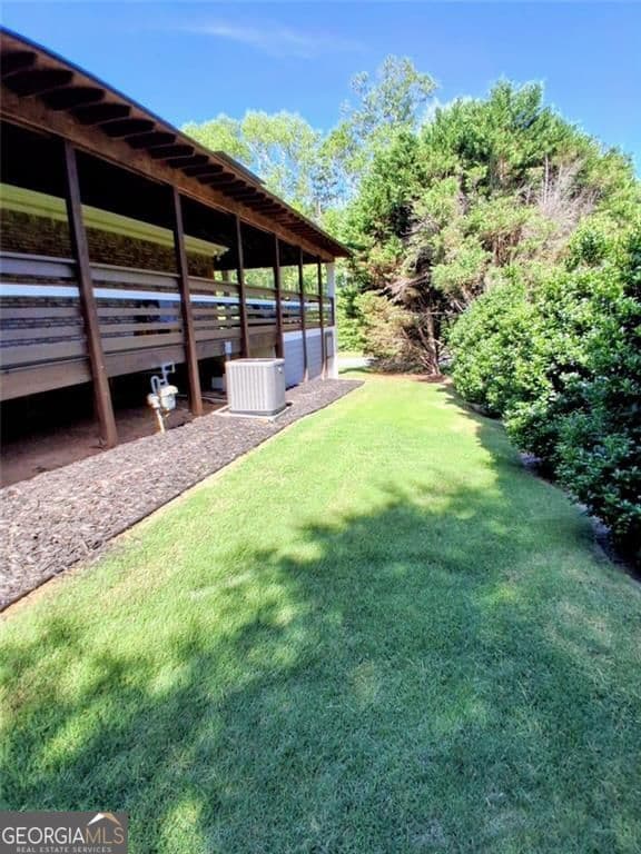 3 bedroom, 2.5 bathroom, 2,048 sq ft single family residence for sale at 11524 Summer Trace, Hampton, GA 30228 — photo 10