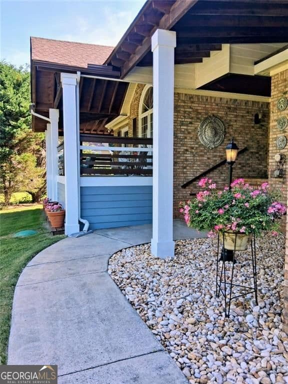 3 bedroom, 2.5 bathroom, 2,048 sq ft single family residence for sale at 11524 Summer Trace, Hampton, GA 30228 — photo 4