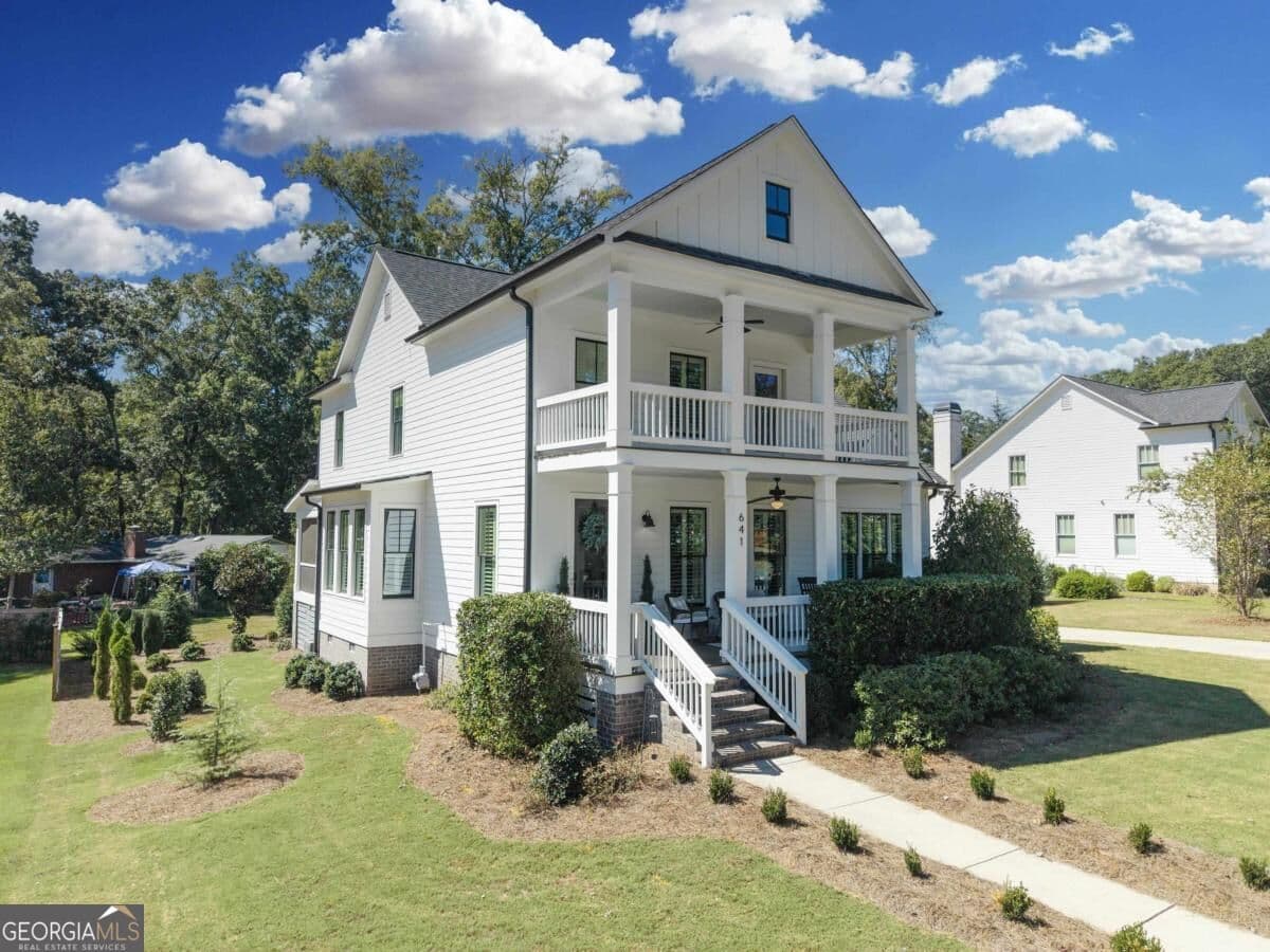 4 bedroom, 2.5 bathroom, 2,829 sq ft single family residence for sale at 641 Foster Park Lane, Madison, GA 30650 — photo 1 of 59