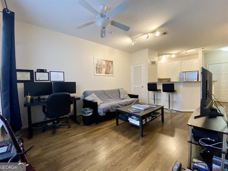 1 bedroom, 1 bathroom, 648 sq ft condominium for rent at 10 Perimeter Summit Boulevard 1202, Atlanta, GA 30319 for $1,450 a month — photo 6