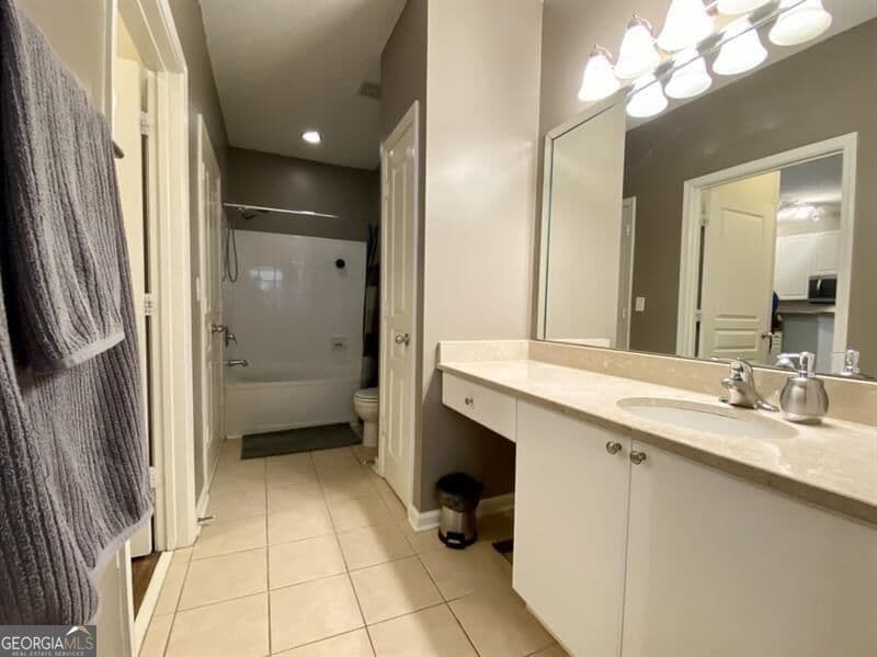 1 bedroom, 1 bathroom, 648 sq ft condominium for rent at 10 Perimeter Summit Boulevard 1202, Atlanta, GA 30319 for $1,450 a month — photo 9