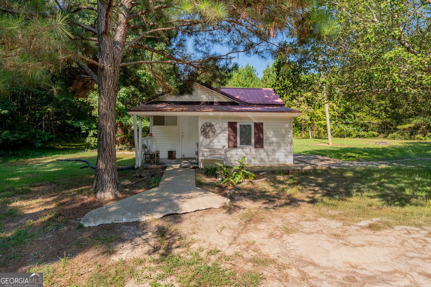 5 bedroom, 3 bathroom, 1,184 sq ft manufactured home,single family residence for sale at 72 48 Burns Drive, Lafayette, GA 30728 — photo 2