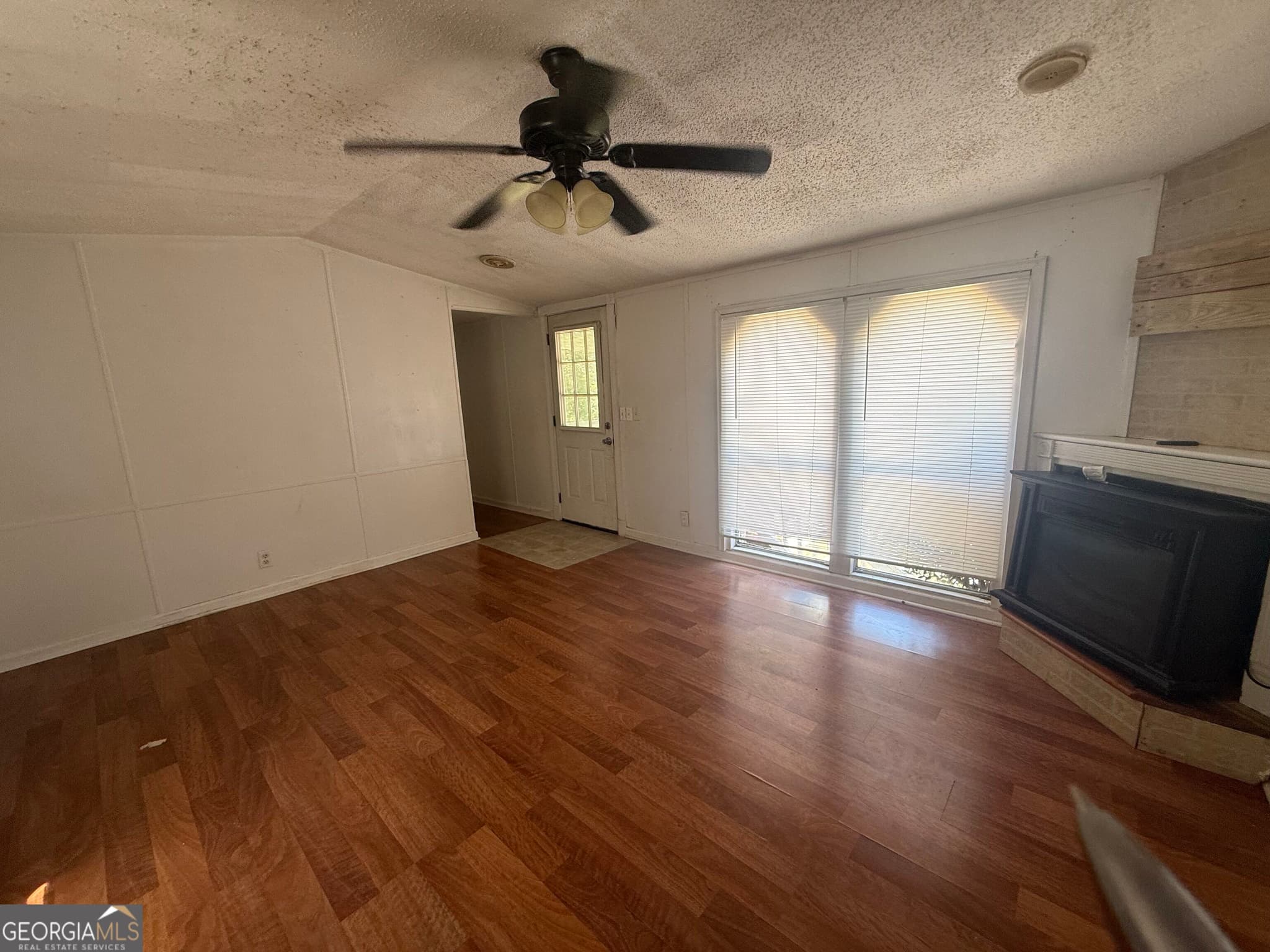 5 bedroom, 3 bathroom, 1,184 sq ft manufactured home,single family residence for sale at 72 48 Burns Drive, Lafayette, GA 30728 — photo 10
