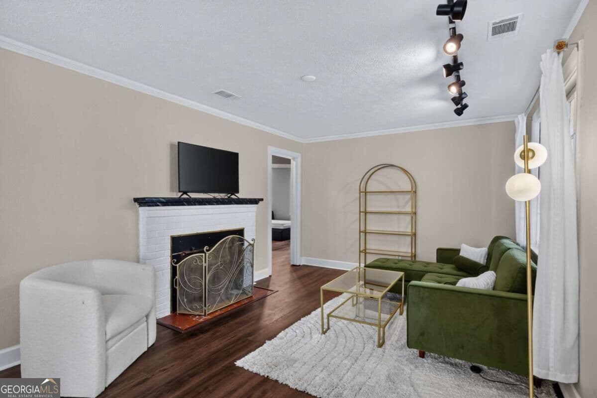 3 bedroom, 2.5 bathroom, 2,184 sq ft single family residence for sale at 2147 Louisiana Avenue, Savannah, GA 31404 — photo 7