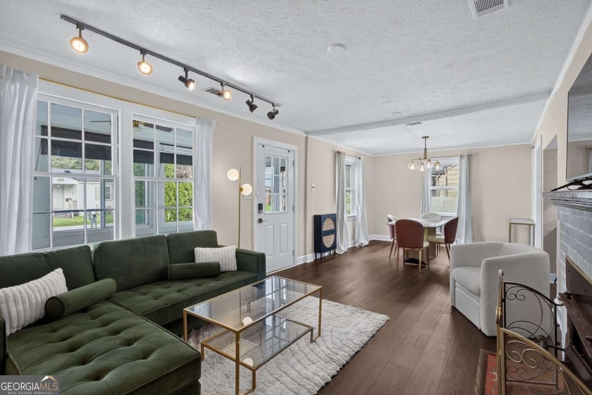 3 bedroom, 2.5 bathroom, 2,184 sq ft single family residence for sale at 2147 Louisiana Avenue, Savannah, GA 31404 — photo 8