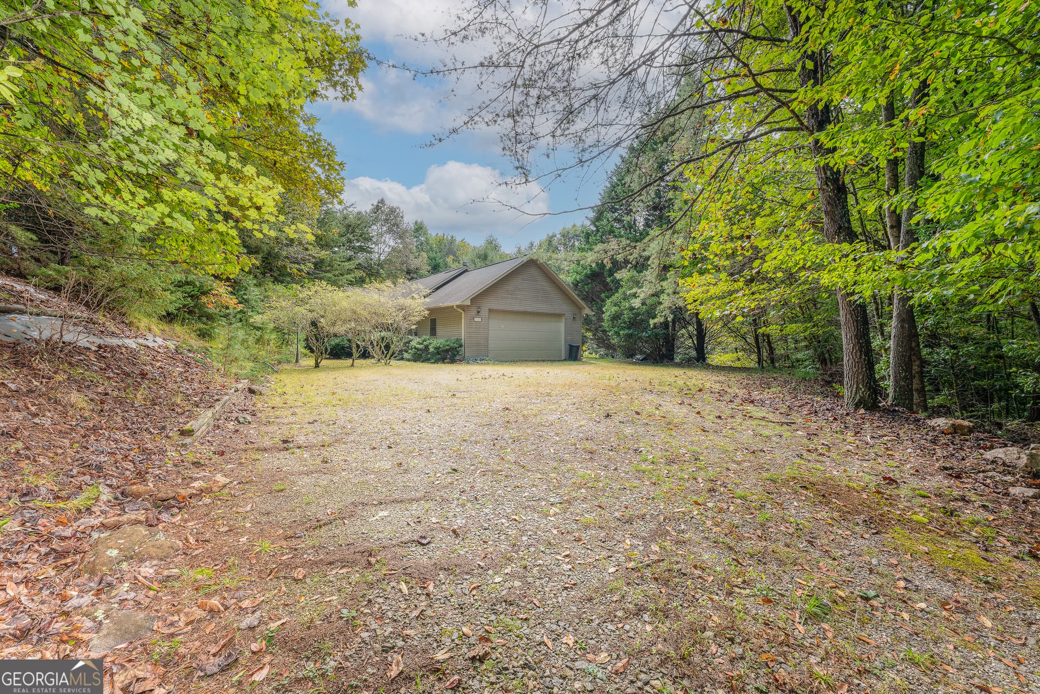 3 bedroom, 2 bathroom, 1,528 sq ft single family residence under contract at 72 Emma Grace Lane, Blairsville, GA 30512 — photo 5
