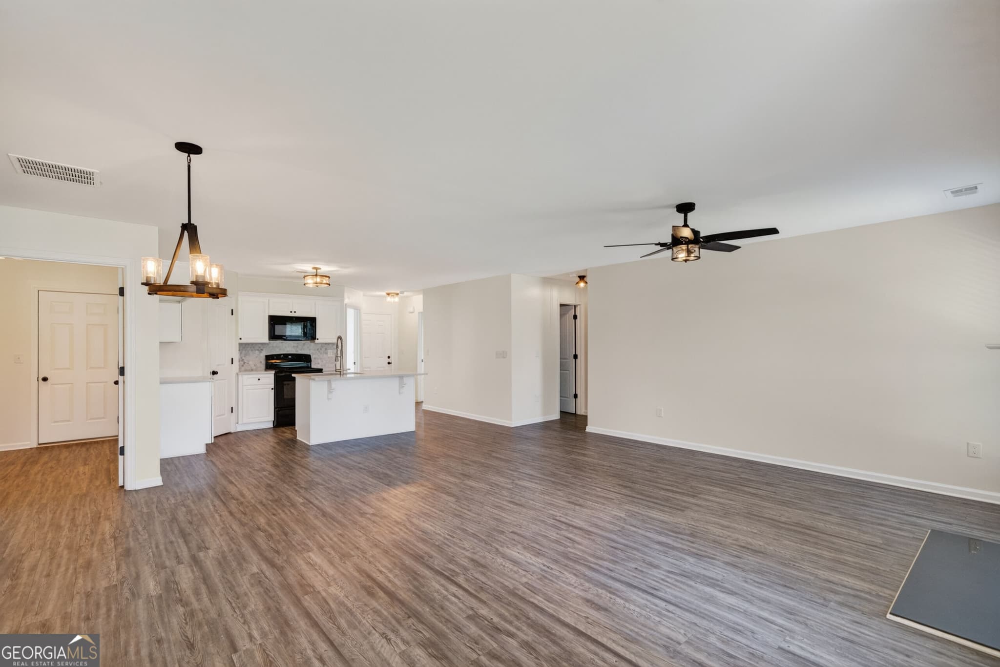 4 bedroom, 2 bathroom, 1,642 sq ft single family residence under contract at 142 Oconee Meadows Way, Eatonton, GA 31024 — photo 10