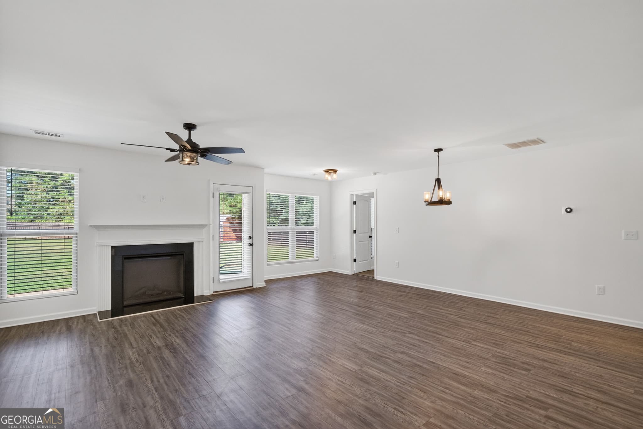 4 bedroom, 2 bathroom, 1,642 sq ft single family residence under contract at 142 Oconee Meadows Way, Eatonton, GA 31024 — photo 8