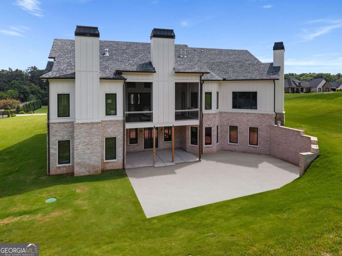 5 bedroom, 4.5 bathroom, 5,614 sq ft single family residence for sale at 1020 West Court, Canton, GA 30115 — photo 3