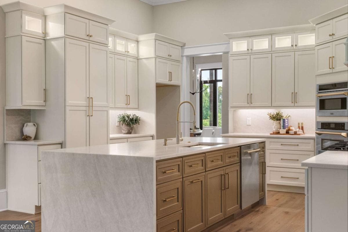 5 bedroom, 4.5 bathroom, 5,614 sq ft single family residence for sale at 1020 West Court, Canton, GA 30115 — photo 5