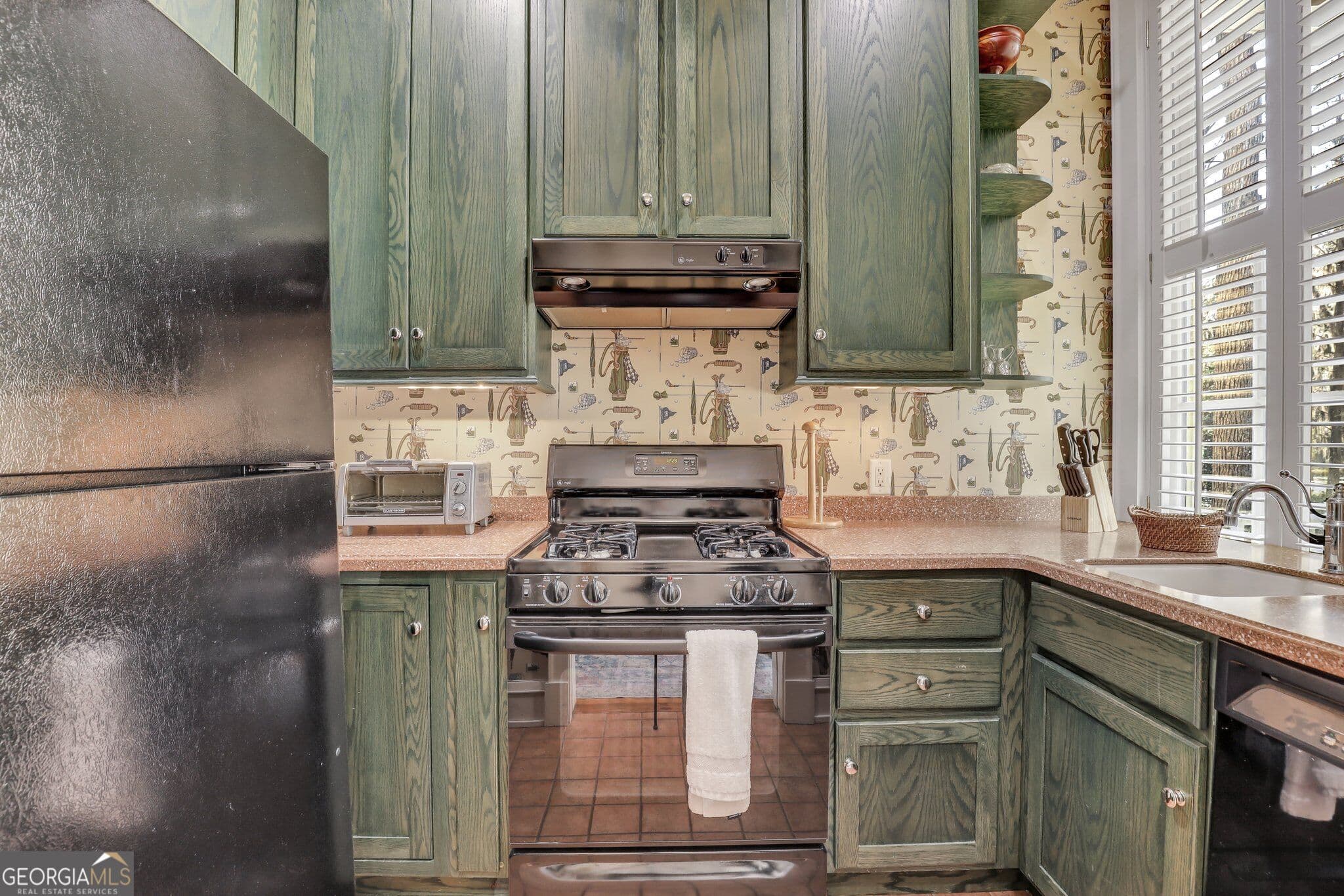 4 bedroom, 4 bathroom, 2,000 sq ft single family residence for sale at 192 Myrtle Grove Lane, Richmond Hill, GA 31324 — photo 4