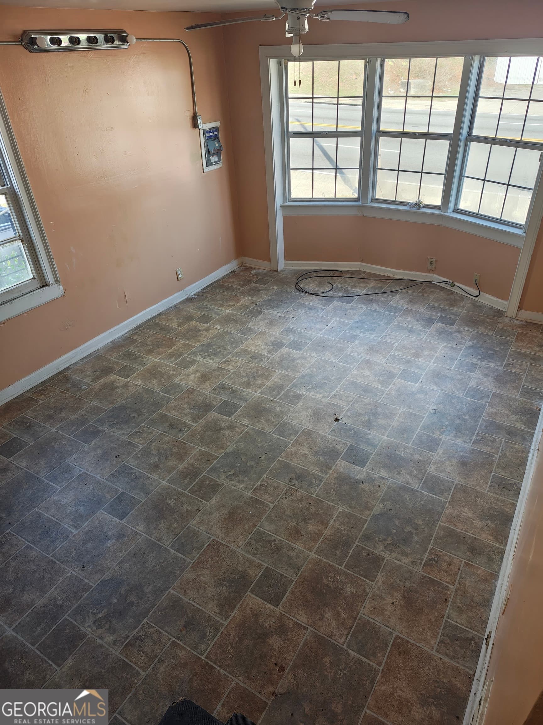 4 bedroom, 1 bathroom, 1,180 sq ft single family residence for sale at 1285 Pio Nono Avenue, Macon, GA 31204 — photo 4