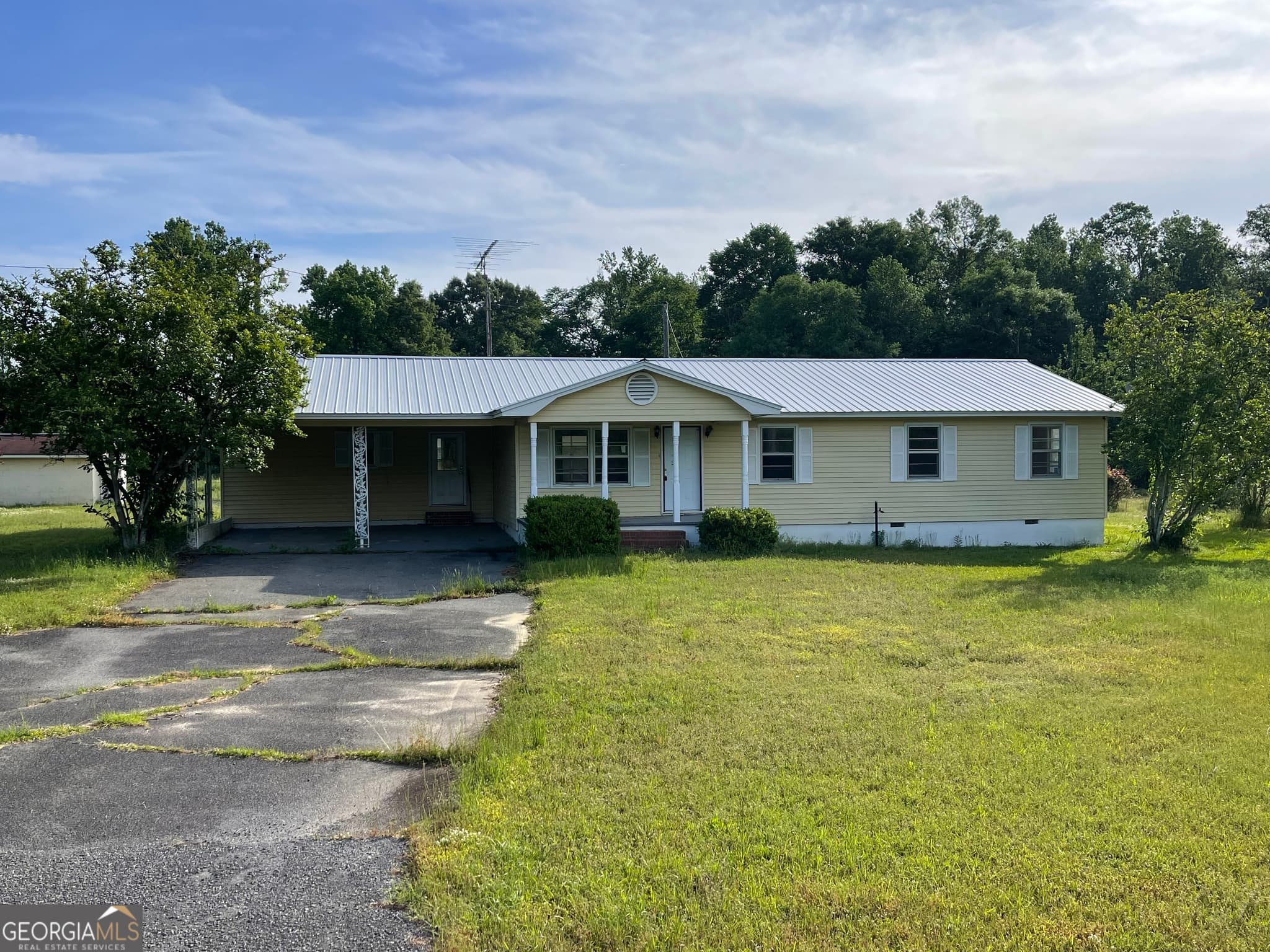 4 bedroom, 2 bathroom, 1,900 sq ft single family residence sold at 1137 Eastman Highway, Hawkinsville, GA 31036