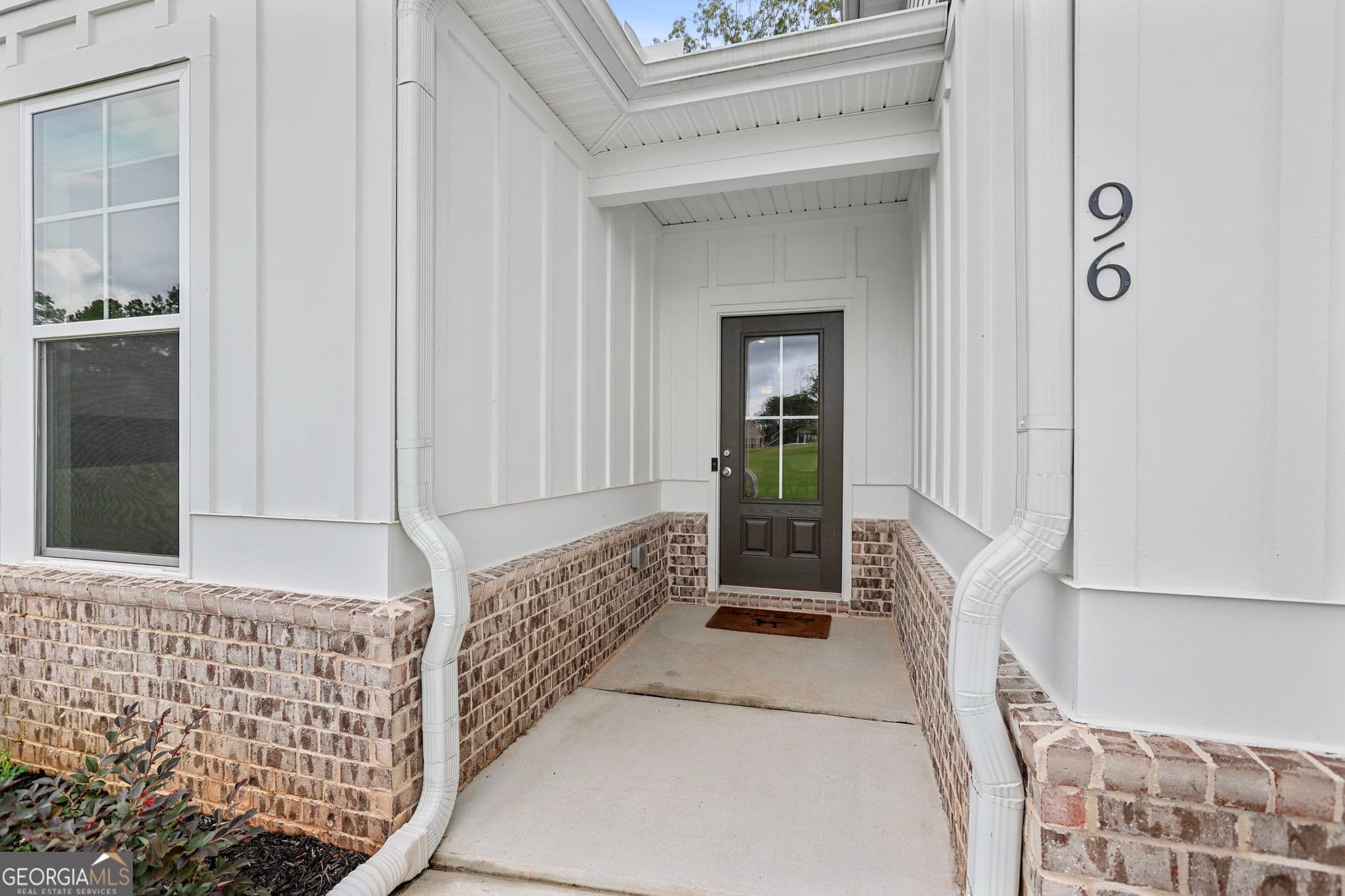 4 bedroom, 3.5 bathroom, 3,237 sq ft single family residence for sale at 96 Whites Pond Road, Moreland, GA 30259 — photo 3