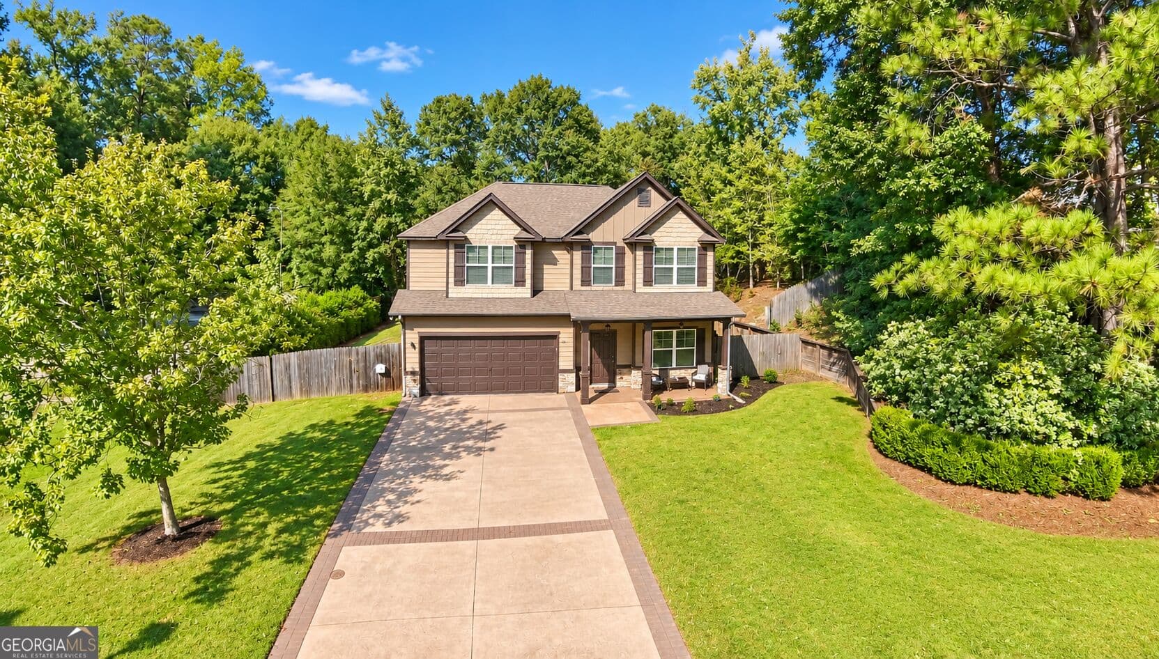 4 bedroom, 2.5 bathroom, 2,041 sq ft single family residence for sale at 3901 Chris Drive, Columbus, GA 31909 — photo 2