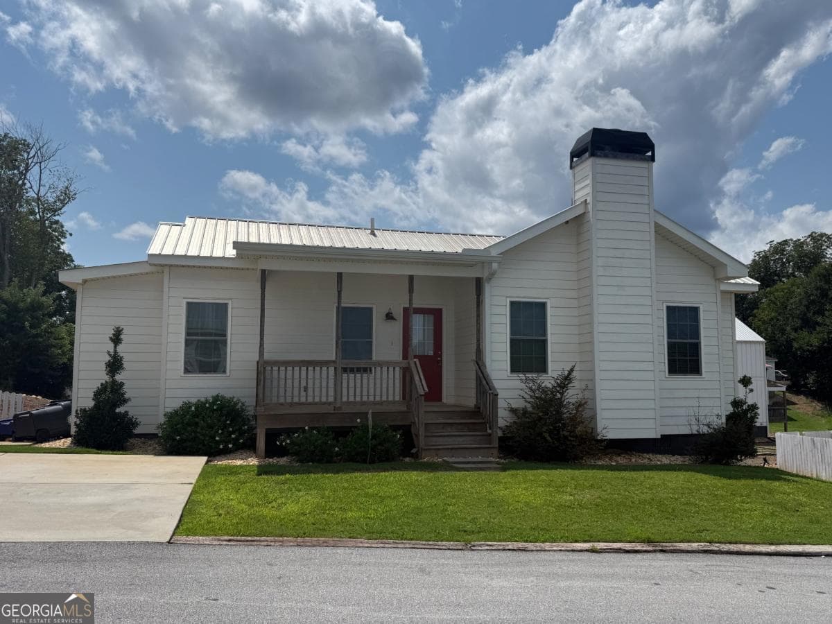 3 bedroom, 2 bathroom single family residence for rent at 618 Liberty Overloo, Gainesville, GA 30501 for $1,895 a month — photo 1 of 1