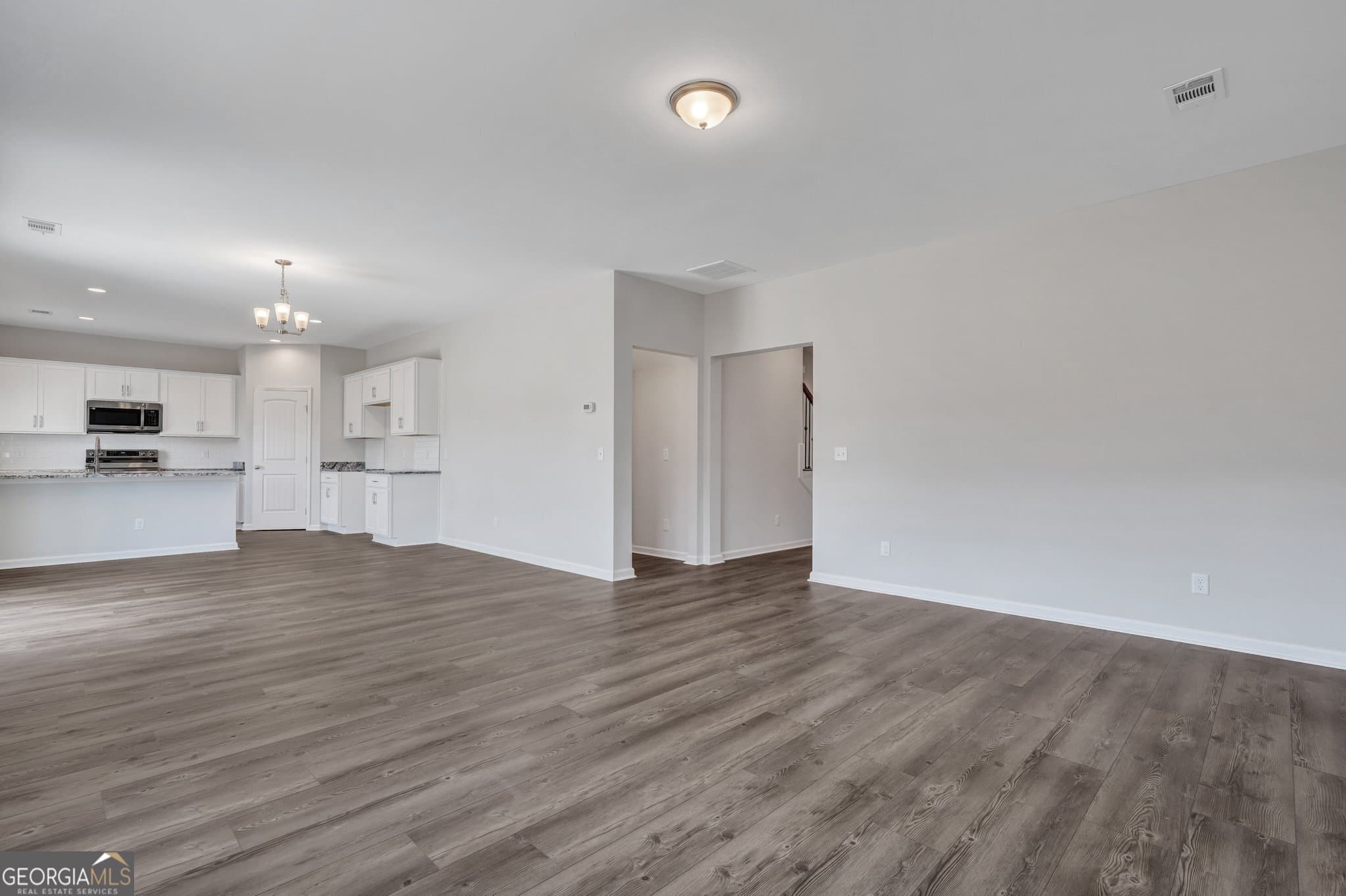 4 bedroom, 3 bathroom, 2,345 sq ft single family residence for sale at 121 Lakeview Pines Way, Statesboro, GA 30461 — photo 8