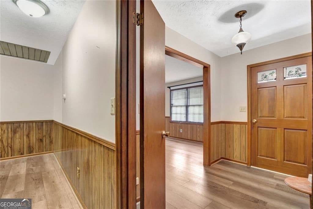 3 bedroom, 2 bathroom, 1,433 sq ft single family residence for sale at 395 SW Cedar Lane, Conyers, GA 30094 — photo 7