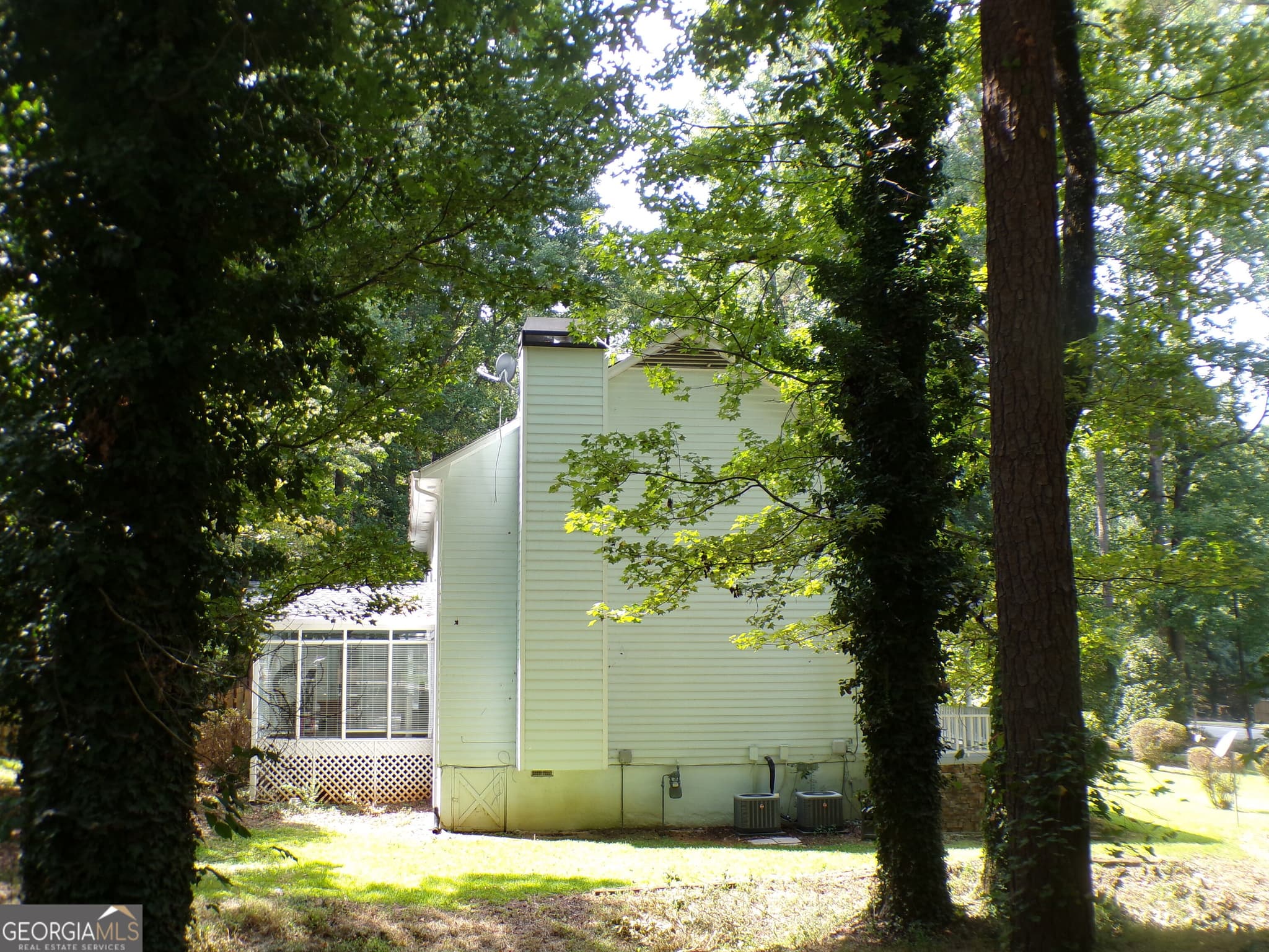 4 bedroom, 2.5 bathroom, 2,768 sq ft single family residence for sale at 185 Ashland Way, Fayetteville, GA 30214 — photo 4