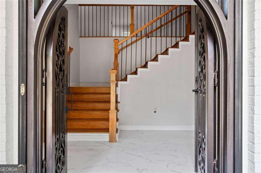 5 bedroom, 5.5 bathroom, 5,339 sq ft single family residence for sale at 2023 Stoneleigh Drive, Stone Mountain, GA 30087 — photo 6