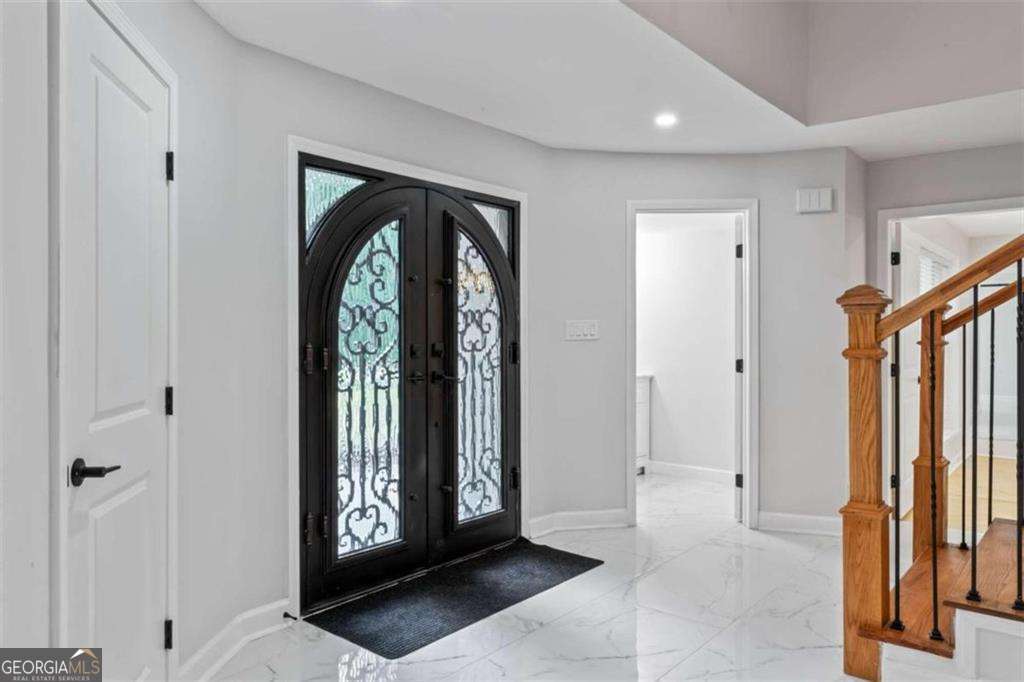 5 bedroom, 5.5 bathroom, 5,339 sq ft single family residence for sale at 2023 Stoneleigh Drive, Stone Mountain, GA 30087 — photo 7