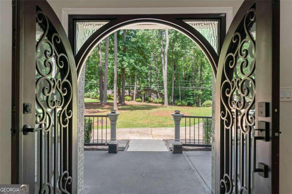 5 bedroom, 5.5 bathroom, 5,339 sq ft single family residence for sale at 2023 Stoneleigh Drive, Stone Mountain, GA 30087 — photo 5