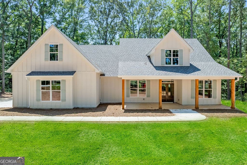 4 bedroom, 3 bathroom, 2,700 sq ft single family residence for sale at 38 Puckett Station Drive 9, Moreland, GA 30259 — photo 3