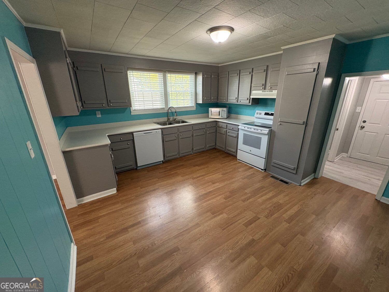 3 bedroom, 1.5 bathroom, 1,157 sq ft single family residence for sale at 45 Elm Street, Aragon, GA 30104 — photo 9