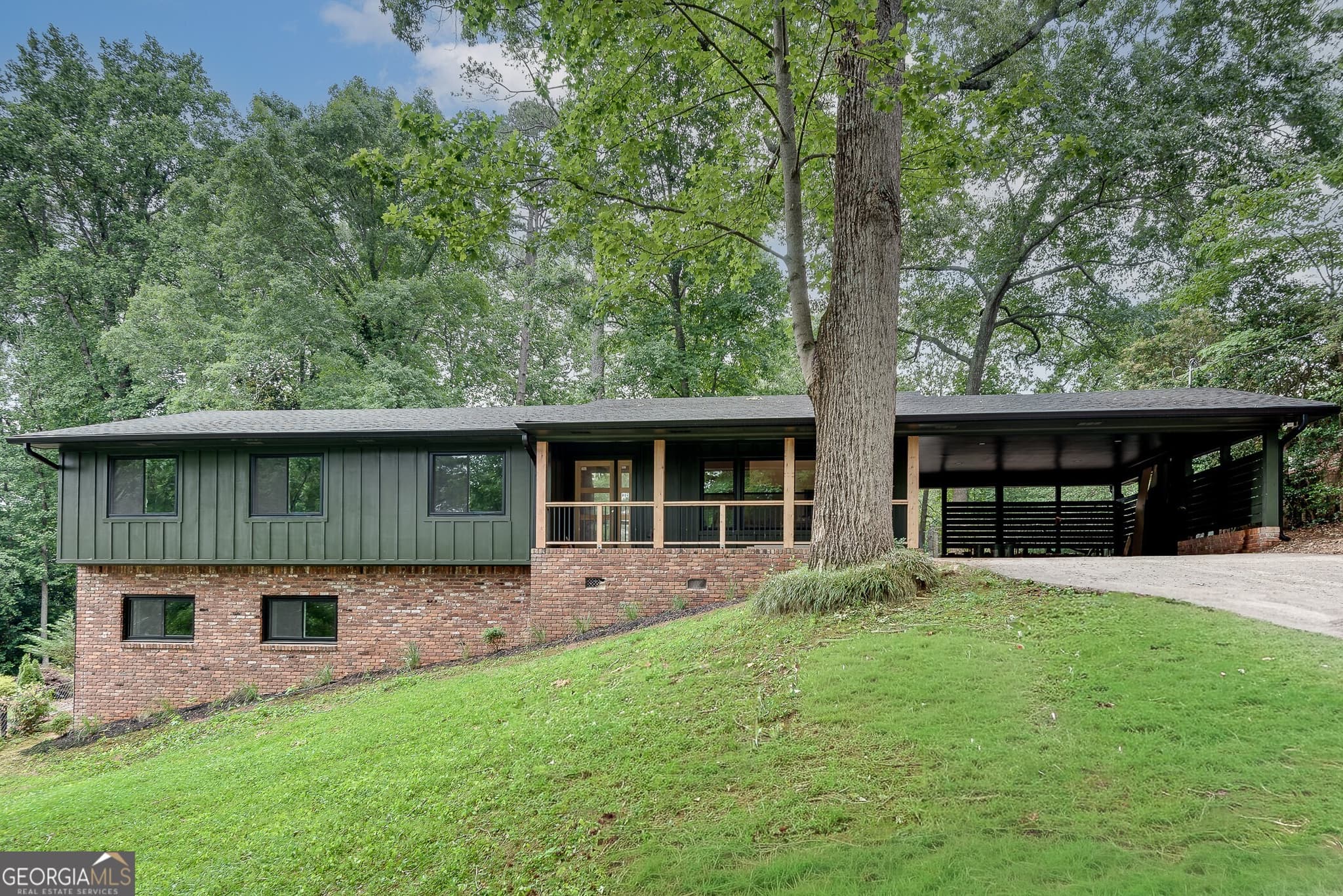 5 bedroom, 3.5 bathroom, 2,548 sq ft single family residence sold at 1399 Vista Leaf Drive, Decatur, GA 30033