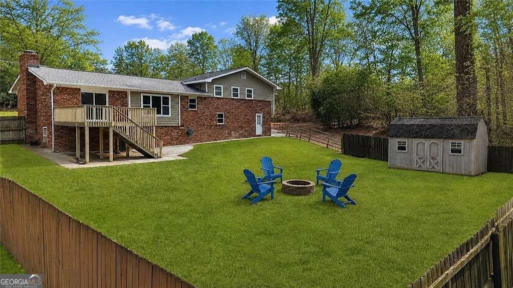 3 bedroom, 2 bathroom, 1,812 sq ft single family residence for sale at 3381 Ember Street, Marietta, GA 30066 — photo 6