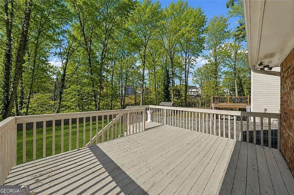 3 bedroom, 2 bathroom, 1,812 sq ft single family residence for sale at 3381 Ember Street, Marietta, GA 30066 — photo 5