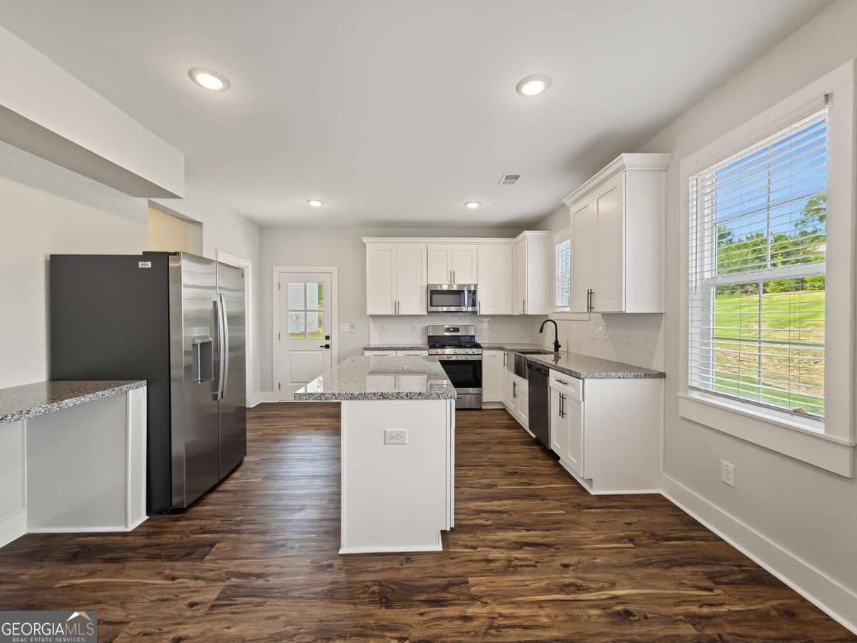 4 bedroom, 2.5 bathroom, 2,146 sq ft single family residence for sale at 5065 Brightmore Court, Austell, GA 30106 — photo 5