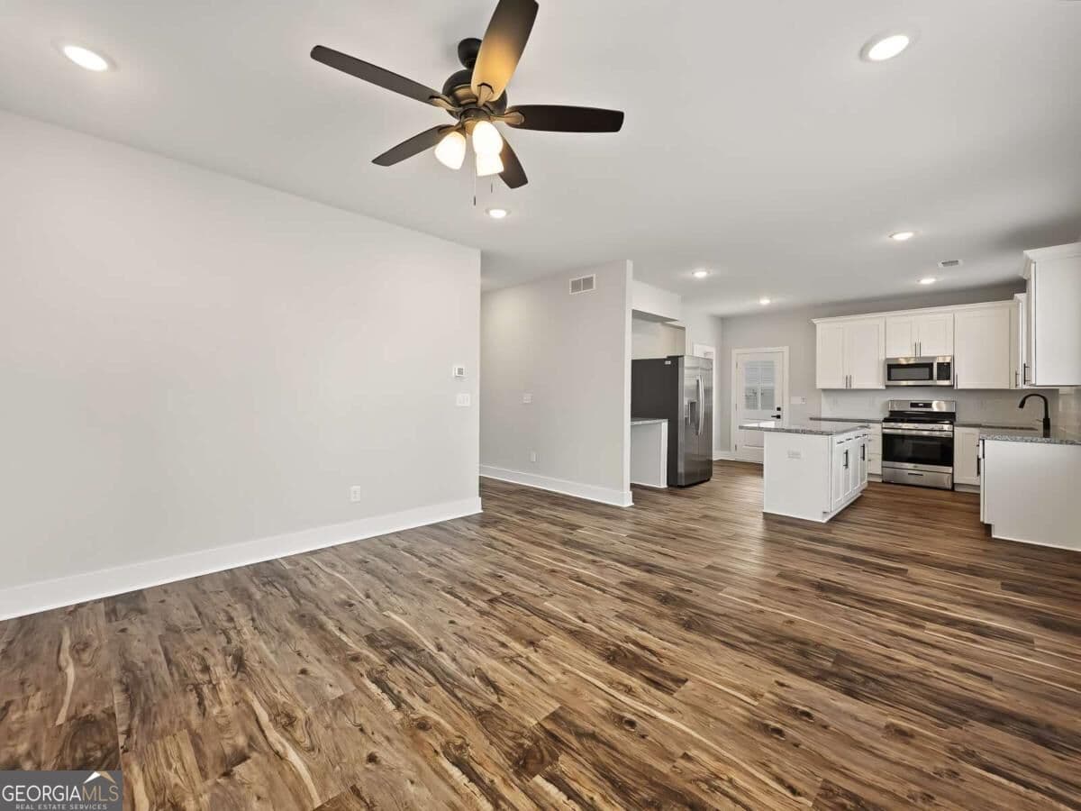 4 bedroom, 2.5 bathroom, 2,146 sq ft single family residence for sale at 5065 Brightmore Court, Austell, GA 30106 — photo 4